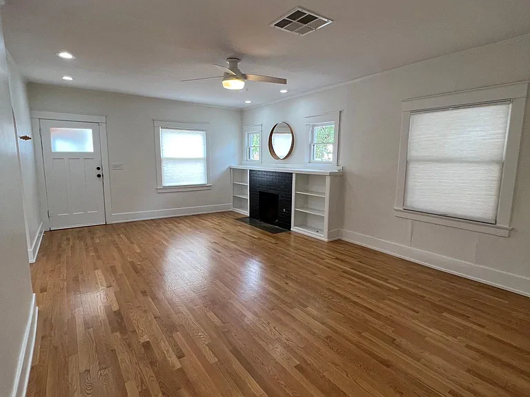 1130 E Palm Ln — Photo 9