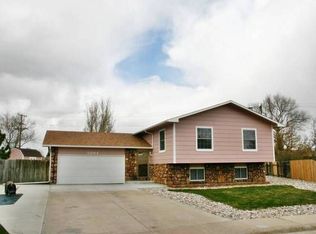 3204 Barbell Ct, Cheyenne, WY 82001