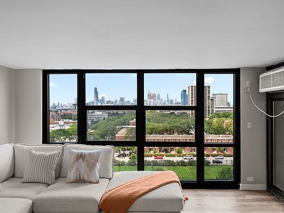 5th image of 2901 S Michigan Ave Unit 808-809