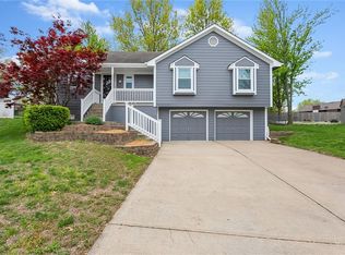 505 SW Bonanza Dr, Lees Summit, MO 64081