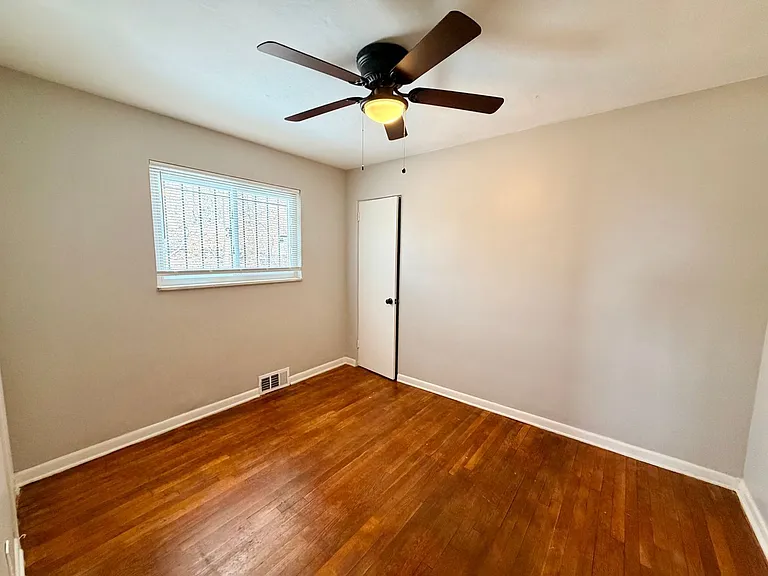 630 Dornbush St — Photo 7