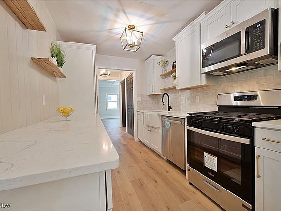 5th image of 12449 Avalon Dr