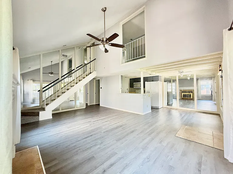 1450 S Webb Rd #422 — Photo 10