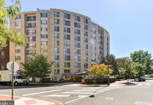 1239 Vermont Ave NW #210 Photo 1