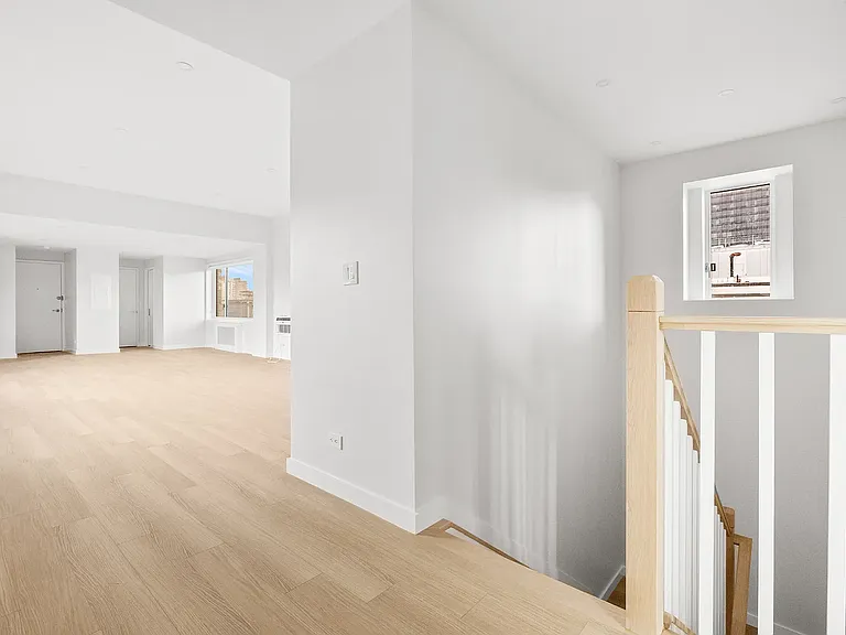 165 E 66th St #PHA — Photo 8
