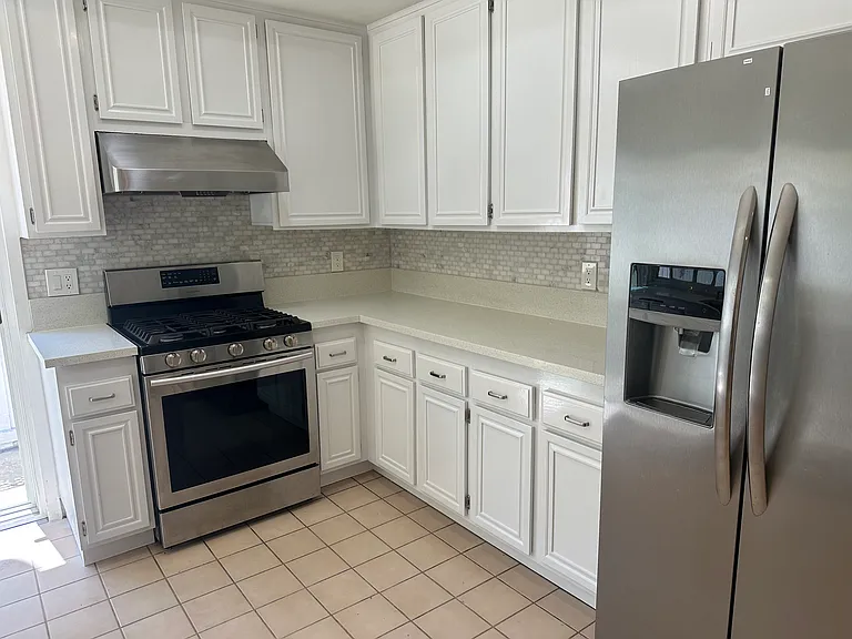 2828 E Wasatch Ct — Photo 6