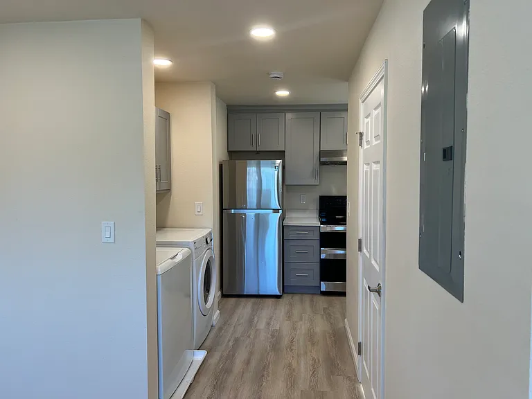 3288 Cabrillo Dr — Photo 7