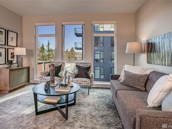 4th image of 1085 103rd Ave NE APT 302