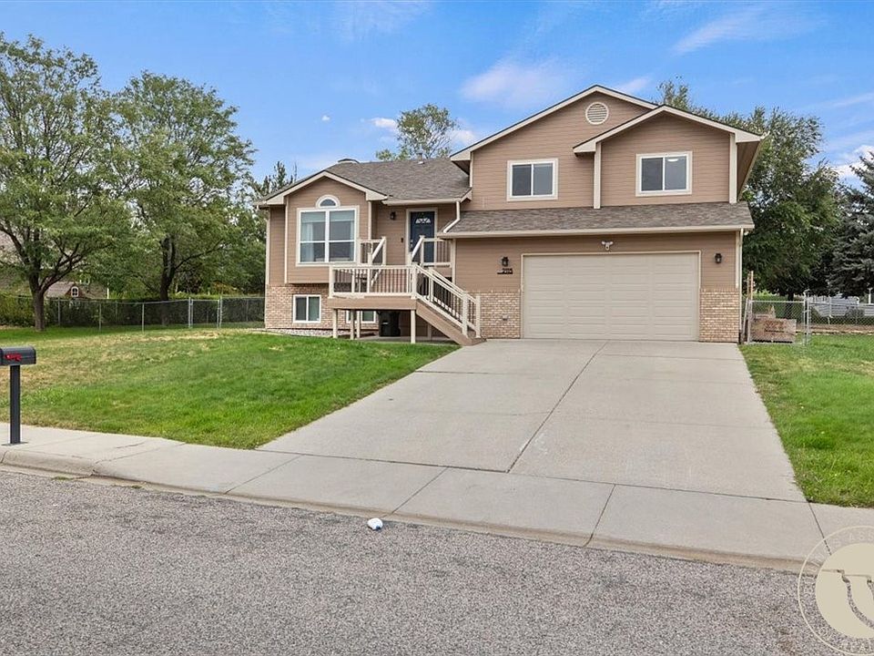 1st image of 2115 Saint Andrews Dr