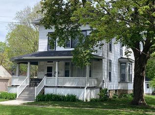 119 1/2 E High St, Sycamore, IL 60178