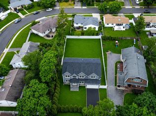 30 Main Parkway #B, Plainview, NY 11803