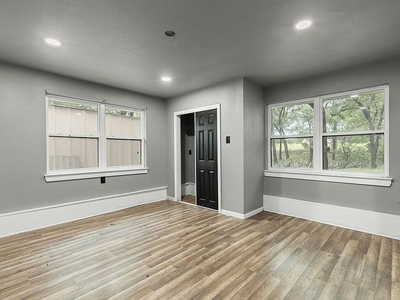 4th image of 256 Candyce Dr #3