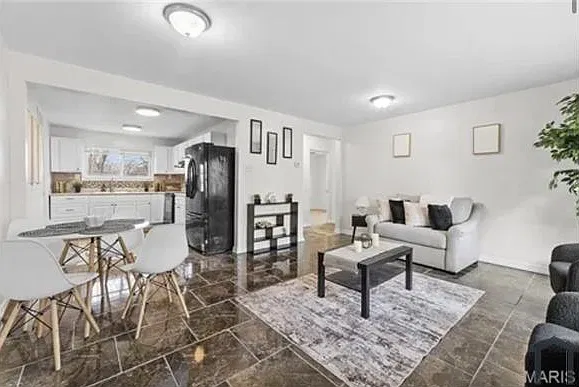2 bed, 925 sqft, $1,250 — Photo 4