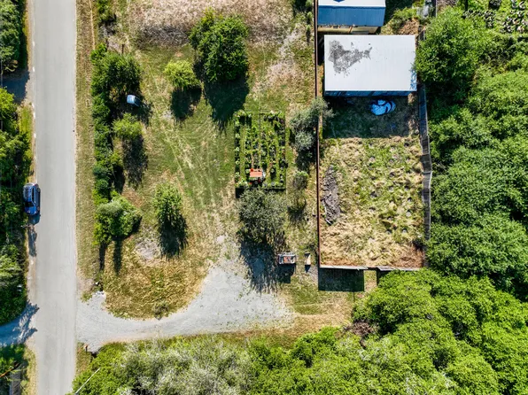 1069 Gross Rd, McKinleyville, CA 95519