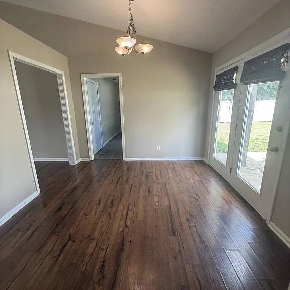 2444 Savannah Dr — Photo 8