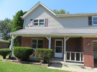 422 Old Farm Rd, Danville, IN 46122