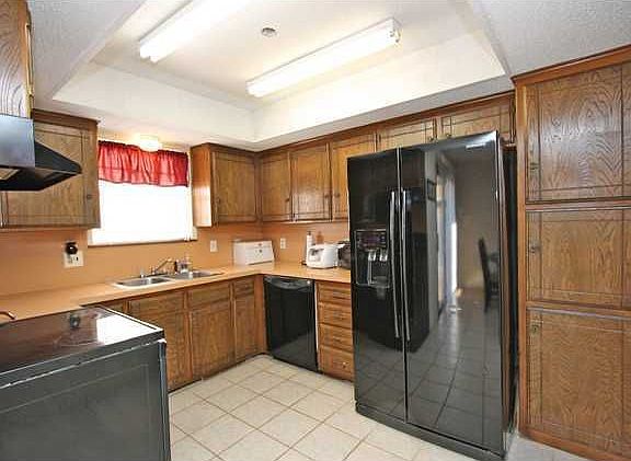 4th image of 3824 Windswest Ct
