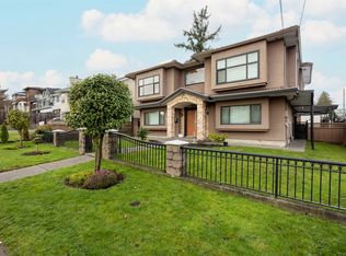 7877 15th Ave, Burnaby, BC V3N 1W7