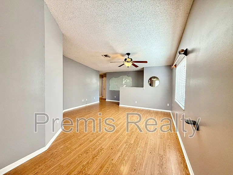 747 Brook St — Photo 7
