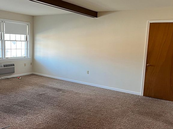 living room/dining combo