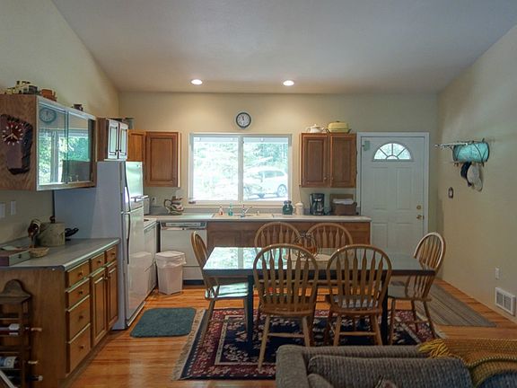 2nd image of 50 E Ginny Ln