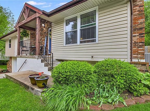 3rd image of 2428 S Viking Dr