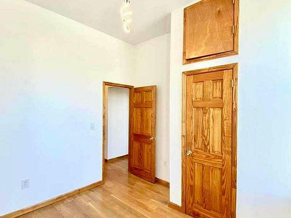 4th image of 296 5th Ave APT 3R