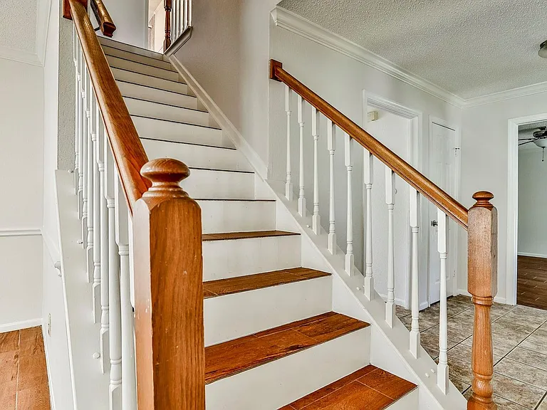 5504 Big Bend Dr — Photo 12