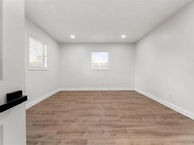 2203 Nottingham Rd — Photo 22
