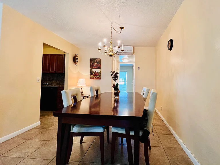 142 Cambridge Ln #F — Photo 5