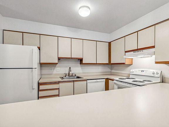 4th image of 6619 Roosevelt Way NE #1-302