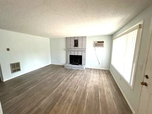 Vacant. Updated. — Photo 3