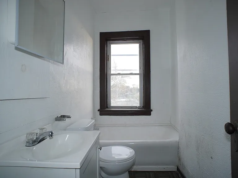 130 E 13th Ave #8 — Photo 6