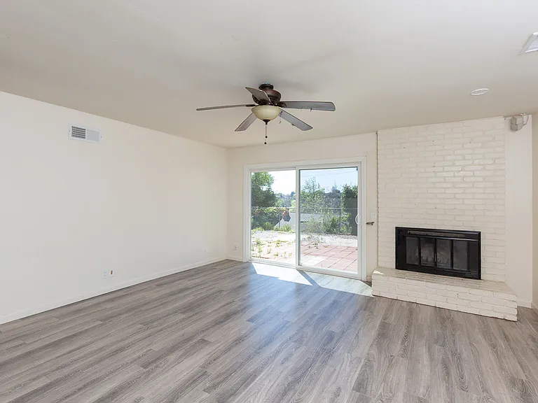13010 Avenida Del General — Photo 5