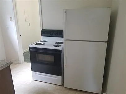 2 bed, 1.0 bath, $1,200 — Photo 3