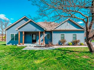 7648 Bowling Green Rd, Scottsville, KY 42164