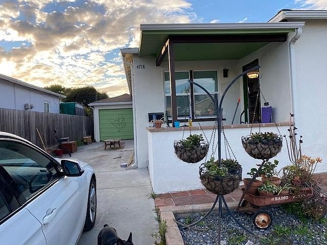 2nd image of 4718 Winona Ave