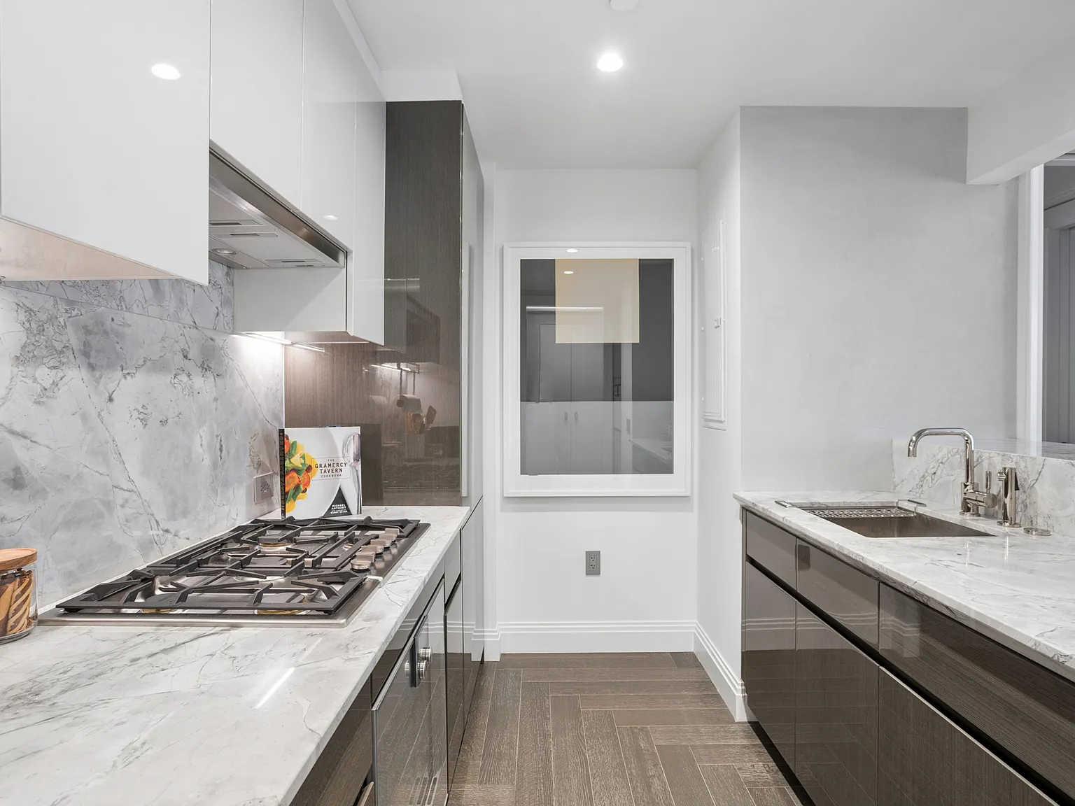 303 Park Avenue — Photo 3