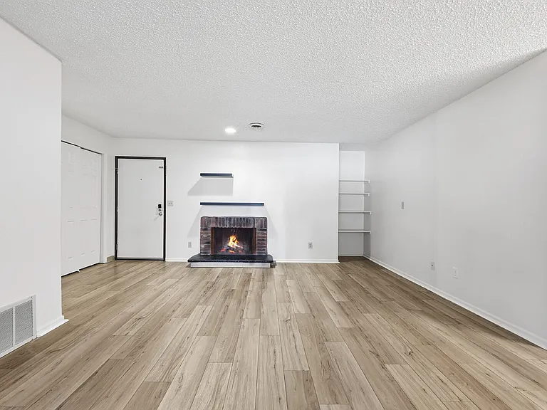 6530 Delmonico Dr #106 — Photo 6