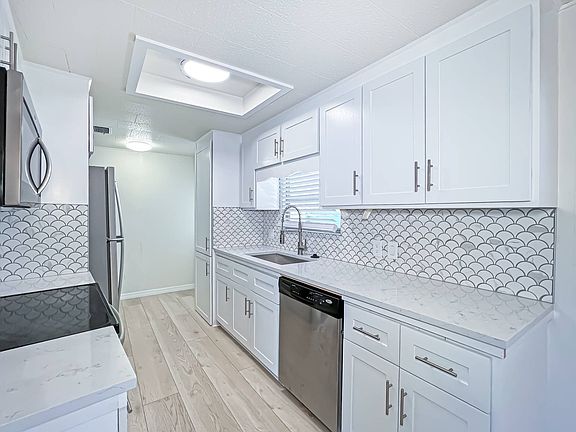 3rd image of 17 Esper Ct
