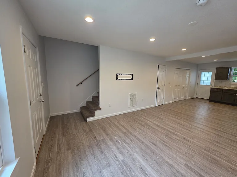 3143 Willow Springs Dr NE — Photo 5