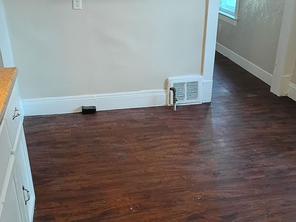 3rd image of 436 Delaware Ave