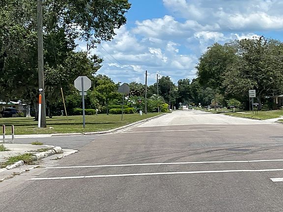 3rd image of 143 N Mills Ave