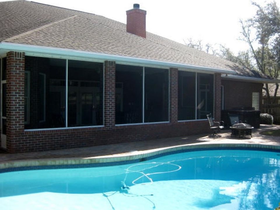 2nd image of 48 Country Club Rd