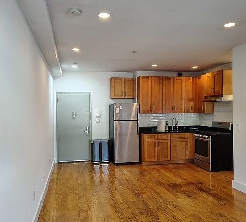 3rd image of 338 Eldert St APT 1A