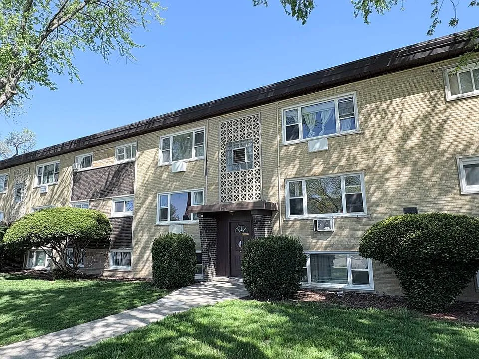 126 W Elizabeth Dr #3