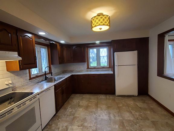 2nd image of 62 Greenman Ave