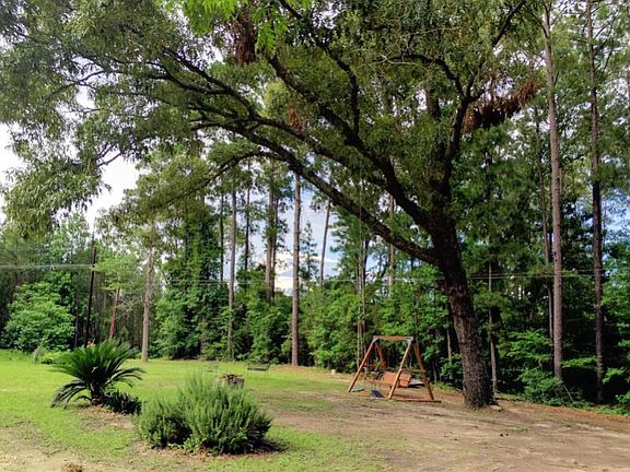 3rd image of 129 Neches Dr