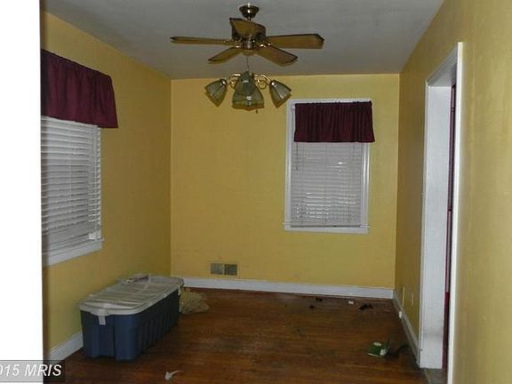 3rd image of 5022 S Dakota Ave NE
