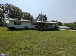 1287 W Springfield Rd, Seven Valleys, PA 17360